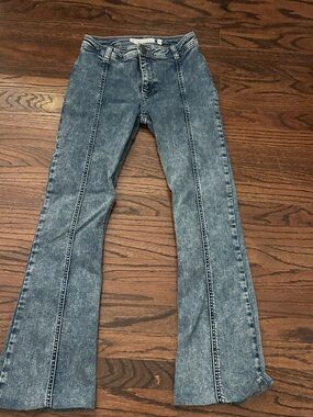 Subdued Vintage-Style Blue Washed Jeans